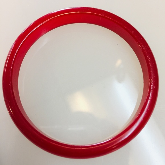 Red Bakelite Bangle Bracelet - Picture 3 of 5